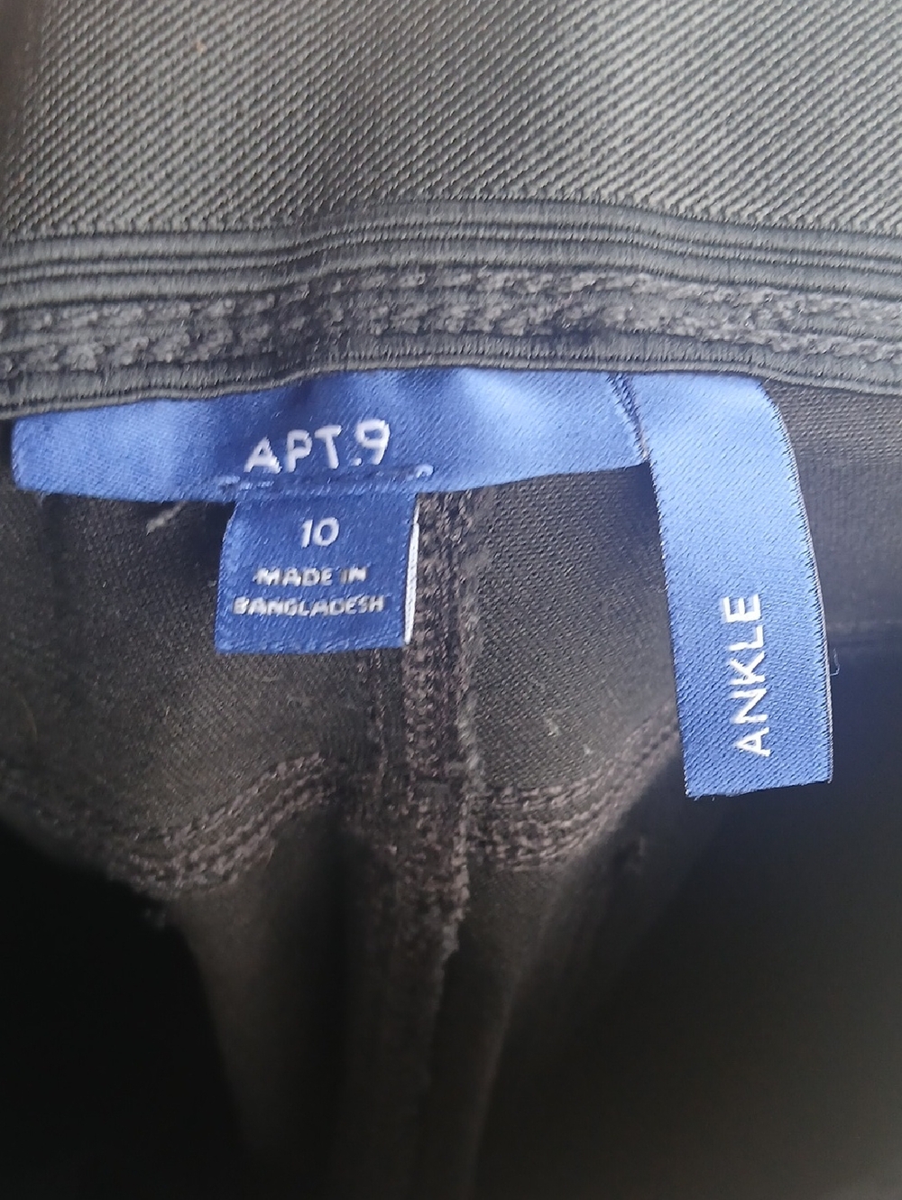 Apt. 9 Women's Black Skinny Jeans - Picture 5 of 5